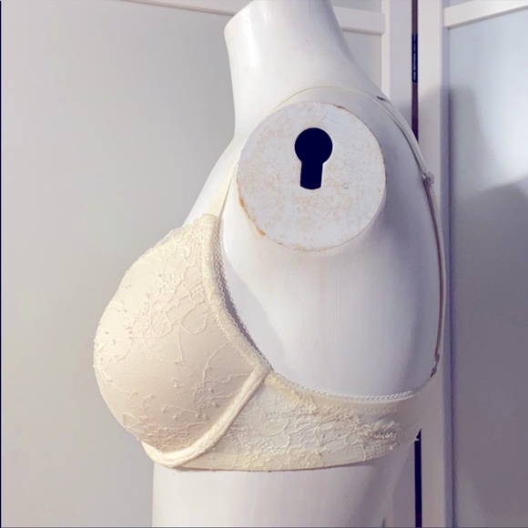 NWOT Victoria Secret 34C Bra - Picture 2 of 8